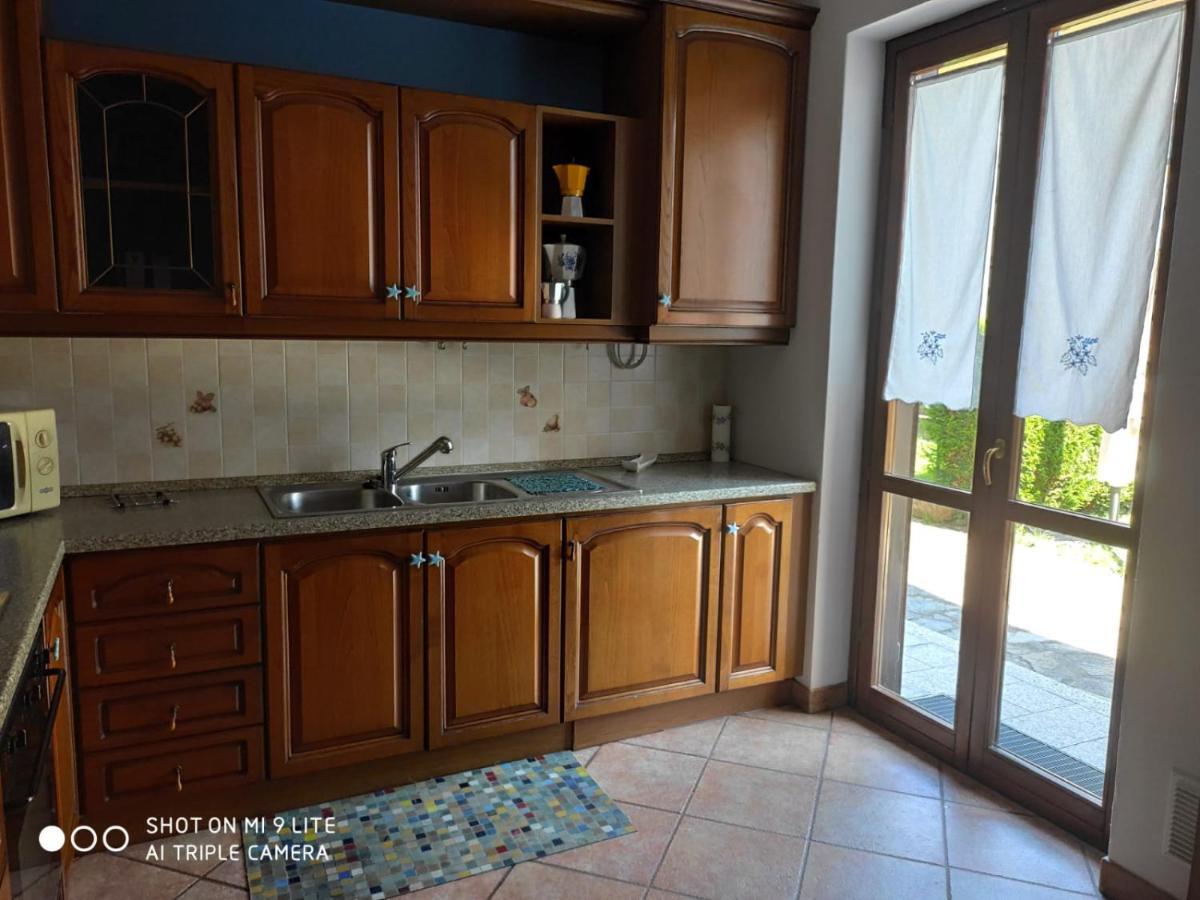 Casa Vacanza il Glicine Casale Corte Cerro Esterno foto