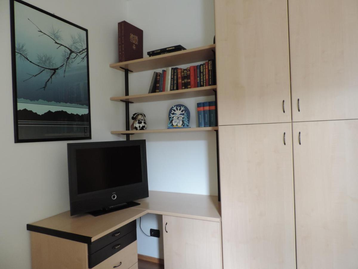 Casa Vacanza il Glicine Casale Corte Cerro Esterno foto