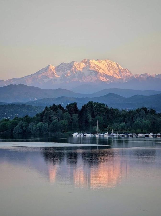 Casa Vacanza il Glicine Casale Corte Cerro Esterno foto