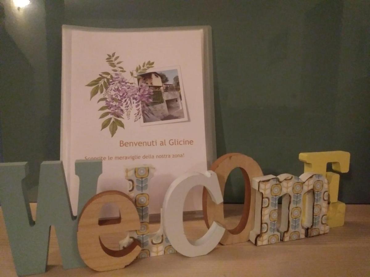 Casa Vacanza il Glicine Casale Corte Cerro Esterno foto